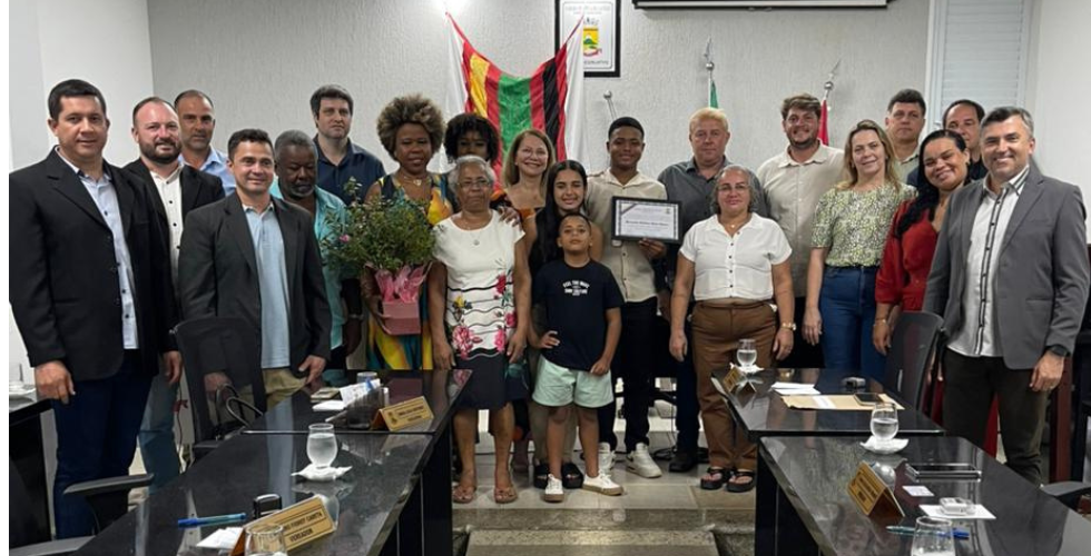Câmara Homenageia com Diploma de Guardião Mirim da Conciencia Negra