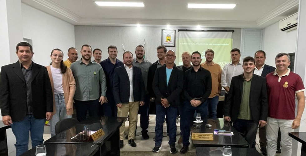 Câmara Recebe Marcelo Meneguelli que apresentou o Programa Reflorestar