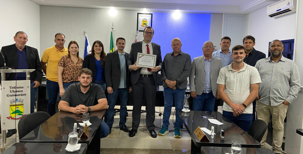 Câmara Municipal de Castelo Homenageia Advogado Castelense